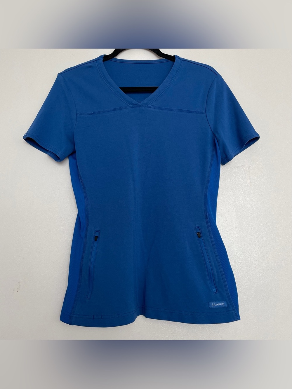 Women’s Jaanuu 2-Pocket Side-Rib Scrub Top Royal Blue Size Small